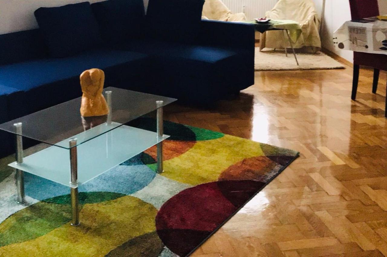 Lilian's Royal Apartment