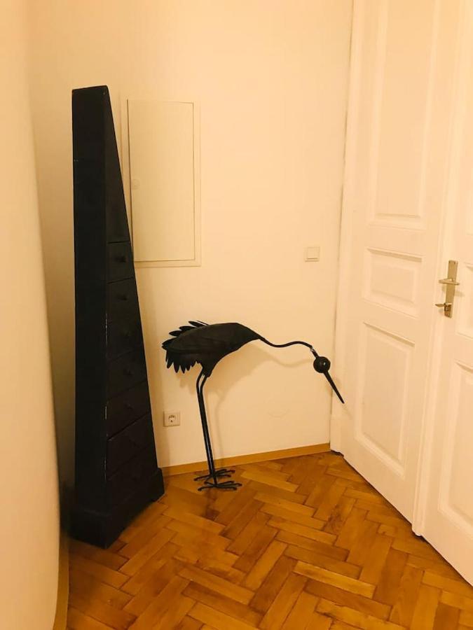Lilian's Royal Apartment *